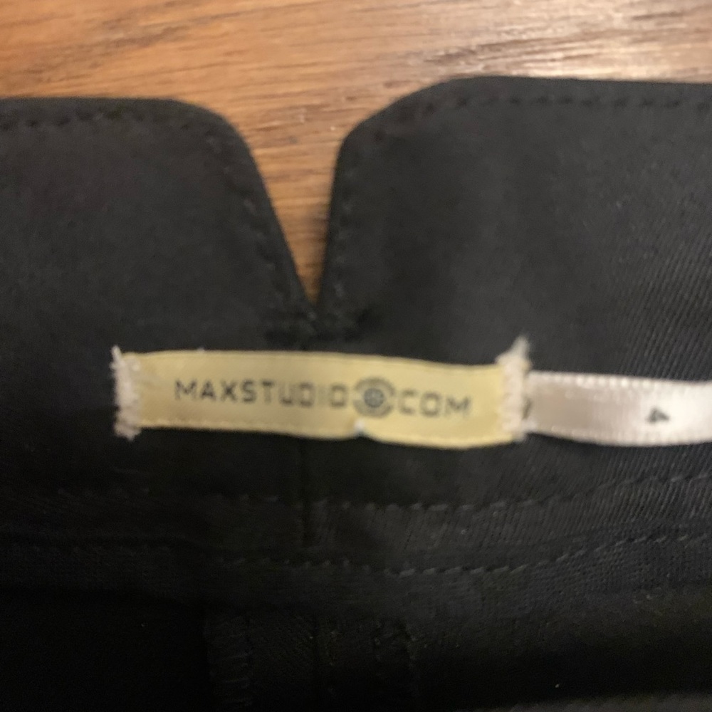 MAX STUDIO black cotton stretch capri pant (hem hits mid calf) - Picture 5 of 6